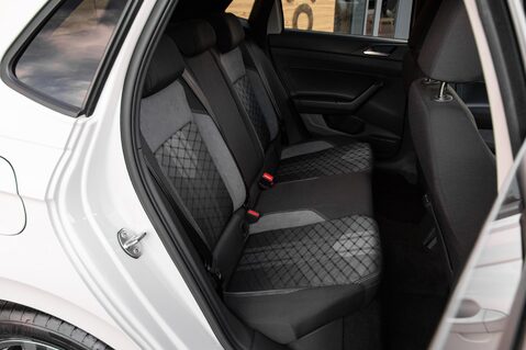 Volkswagen Polo R-LINE TSI 34