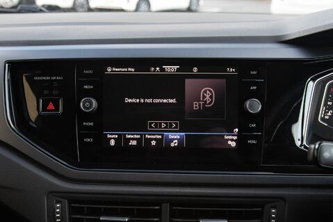 Volkswagen Polo R-LINE TSI 23