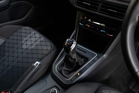 Volkswagen Polo R-LINE TSI 32