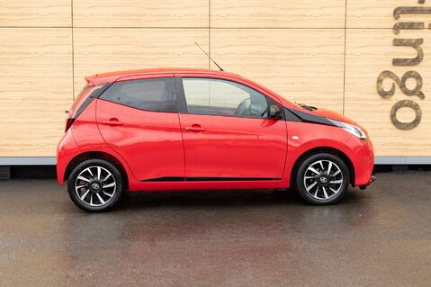 Toyota Aygo VVT-I X-TREND X-SHIFT TSS 10