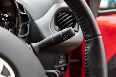 Toyota Aygo VVT-I X-TREND X-SHIFT TSS 16