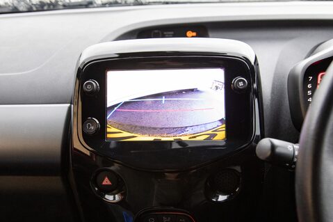 Toyota Aygo VVT-I X-TREND X-SHIFT TSS 26