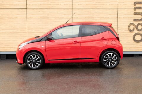 Toyota Aygo VVT-I X-TREND X-SHIFT TSS 11