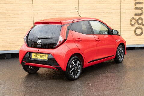 Toyota Aygo VVT-I X-TREND X-SHIFT TSS 2