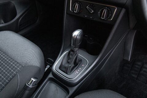 Volkswagen Polo MATCH TSI DSG 31