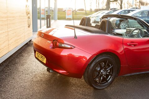 Mazda MX-5 SE-L NAV 8