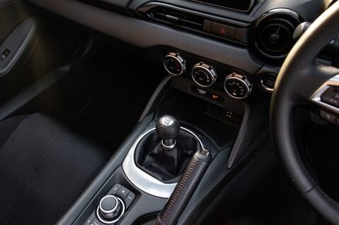 Mazda MX-5 SE-L NAV 29