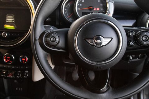 Mini Hatch COOPER S 19