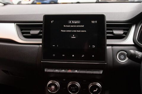 Renault Captur TECHNO E-TECH 27