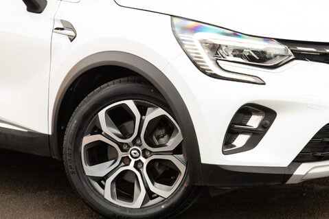 Renault Captur TECHNO E-TECH 11