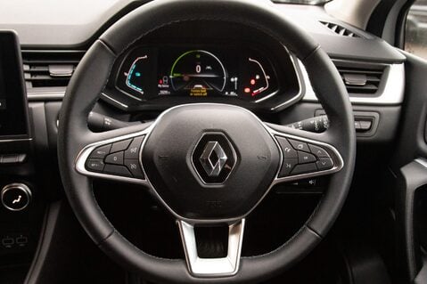 Renault Captur TECHNO E-TECH 21