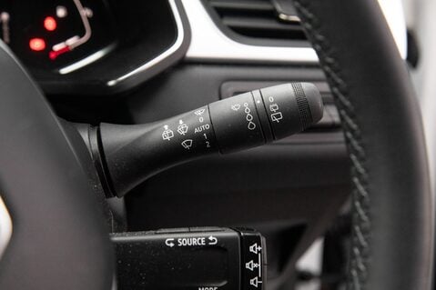 Renault Captur TECHNO E-TECH 18