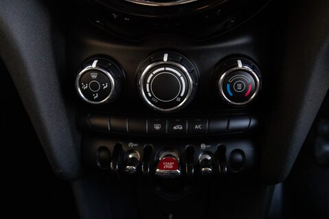 Mini Hatch COOPER CLASSIC 29