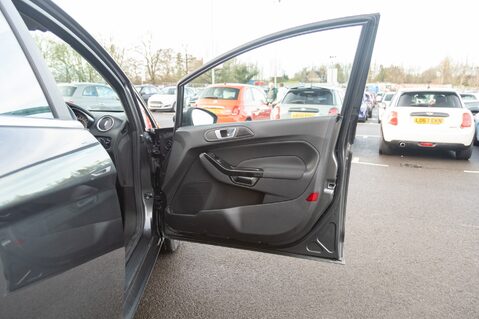 Ford Fiesta ZETEC 15