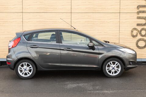 Ford Fiesta ZETEC 12