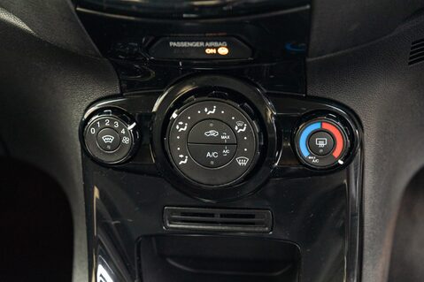 Ford Fiesta ZETEC 30