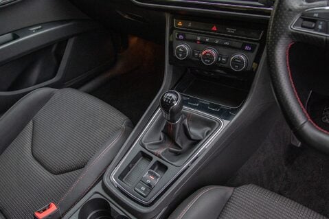 SEAT Leon ECOTSI FR TITANIUM TECHNOLOGY 32