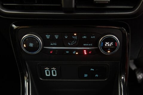 Ford Ecosport TITANIUM TDCI 33