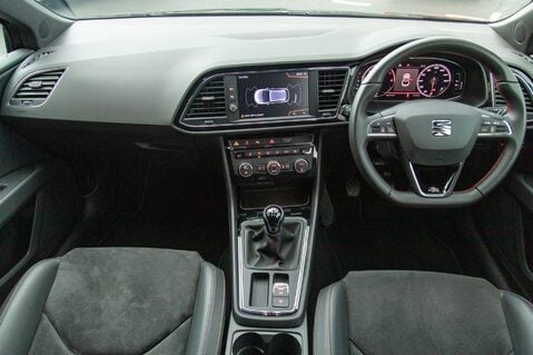 SEAT Leon TSI EVO FR BLACK EDITION 3