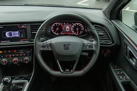 SEAT Leon TSI EVO FR BLACK EDITION 32