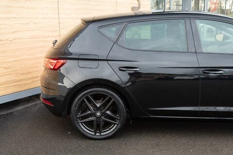 SEAT Leon TSI EVO FR BLACK EDITION 7