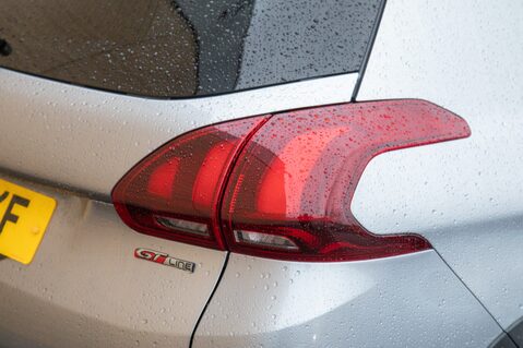 Peugeot 2008 PURETECH S/S GT LINE 9