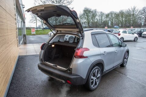 Peugeot 2008 PURETECH S/S GT LINE 37