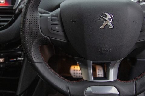 Peugeot 2008 PURETECH S/S GT LINE 19