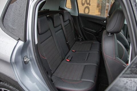 Peugeot 2008 PURETECH S/S GT LINE 36