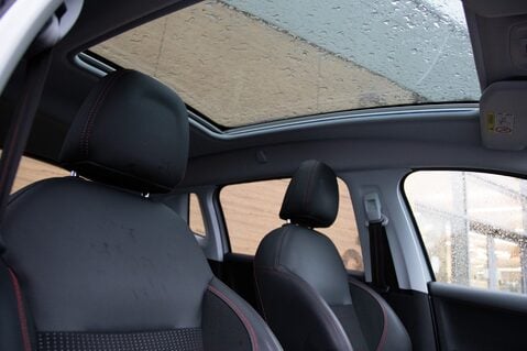 Peugeot 2008 PURETECH S/S GT LINE 32