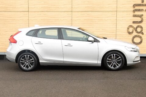 Volvo V40 T2 MOMENTUM 12