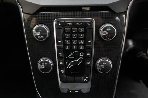 Volvo V40 T2 MOMENTUM 31