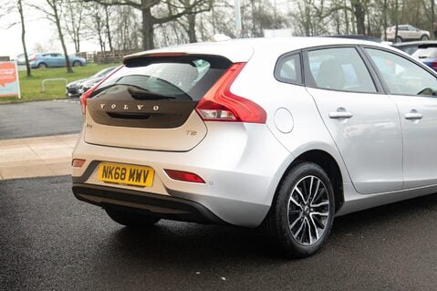 Volvo V40 T2 MOMENTUM 8