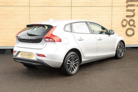Volvo V40 T2 MOMENTUM 2