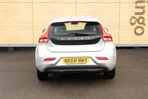 Volvo V40 T2 MOMENTUM 6