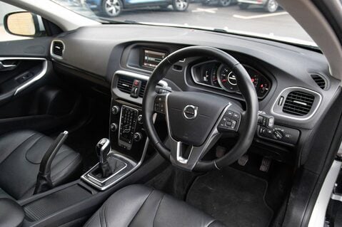 Volvo V40 T2 MOMENTUM 4