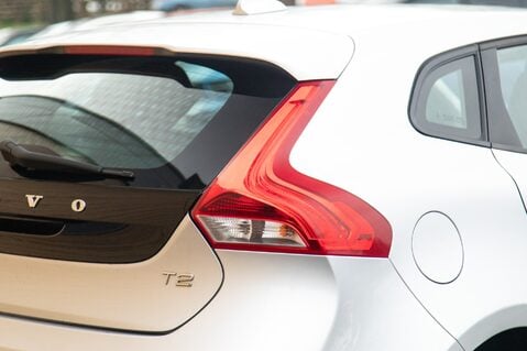 Volvo V40 T2 MOMENTUM 9