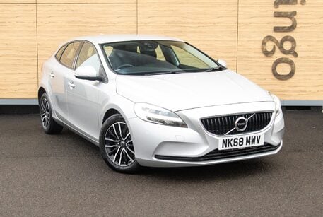 Volvo V40 T2 MOMENTUM