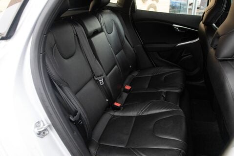 Volvo V40 T2 MOMENTUM 32