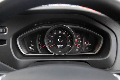 Volvo V40 T2 MOMENTUM 15