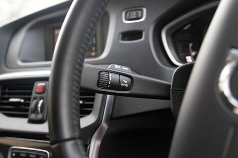 Volvo V40 T2 MOMENTUM 17