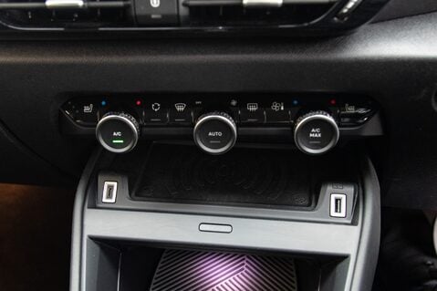 Citroen C4 PURETECH SHINE PLUS S/S EAT8 36