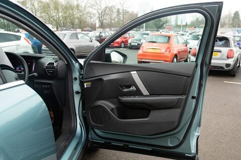 Citroen C4 PURETECH SHINE PLUS S/S EAT8 14