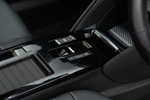 Citroen C4 PURETECH SHINE PLUS S/S EAT8 35