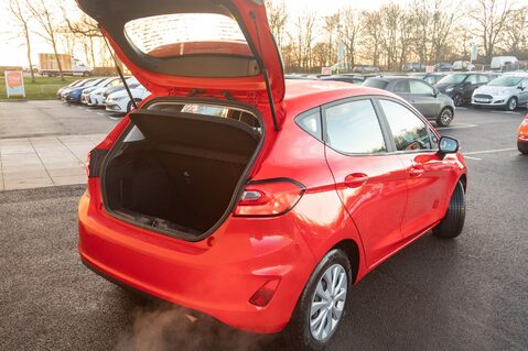 Ford Fiesta TREND 29