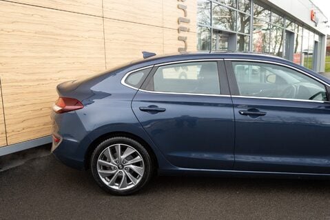 Hyundai i30 FASTBACK SE NAV 7