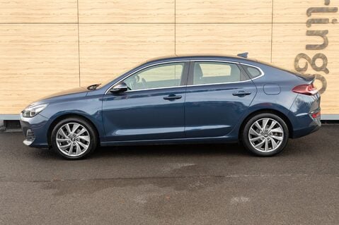 Hyundai i30 FASTBACK SE NAV 13