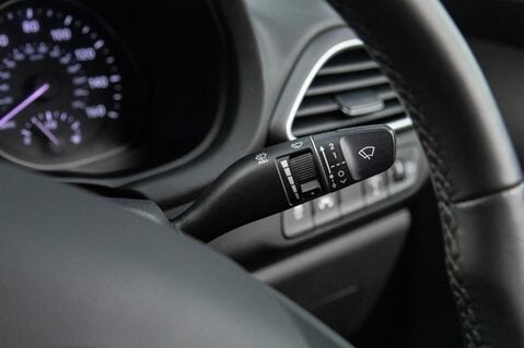 Hyundai i30 FASTBACK SE NAV 17