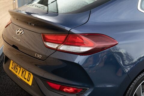 Hyundai i30 FASTBACK SE NAV 9