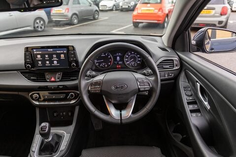Hyundai i30 FASTBACK SE NAV 20